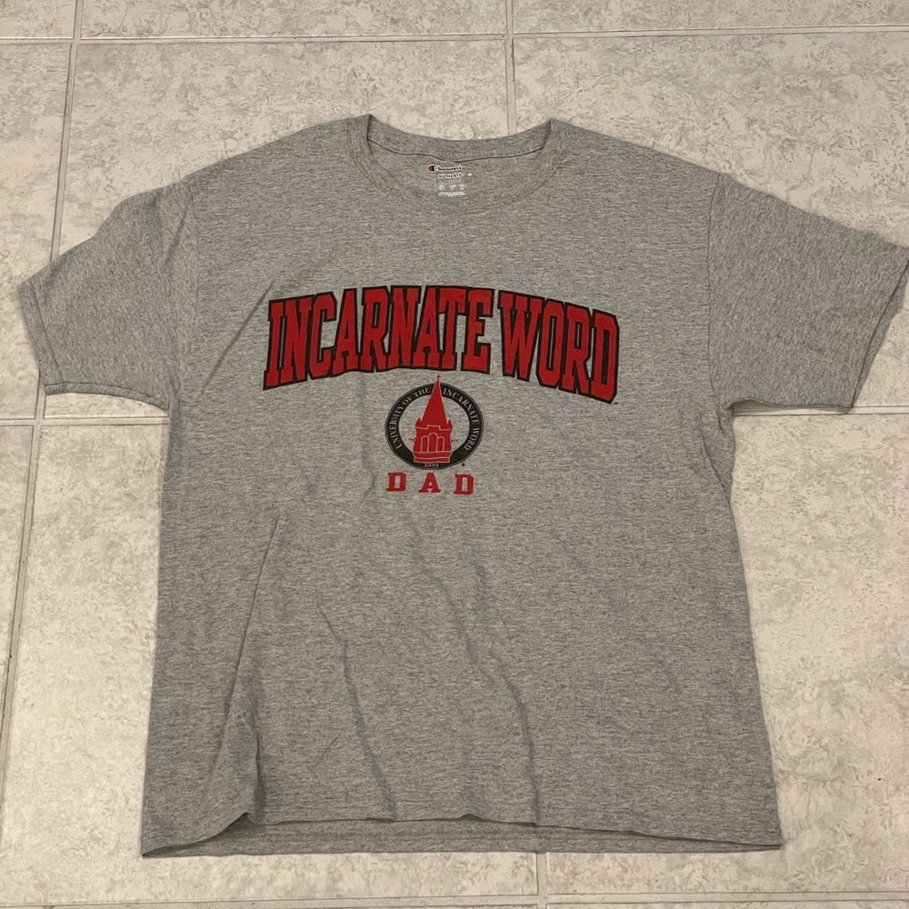 Large Men’s Champion Incarnate Word Dad gray short sleeve tee